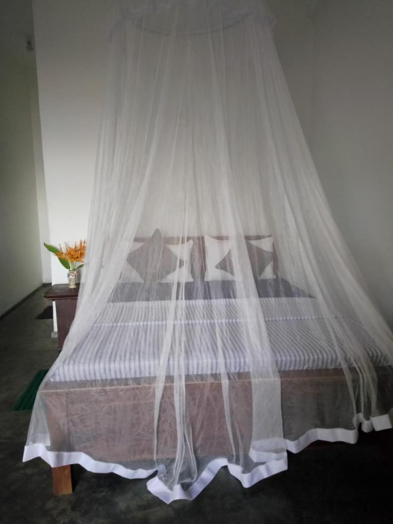 Sea Garden Beach Resort Habaraduwa Room photo